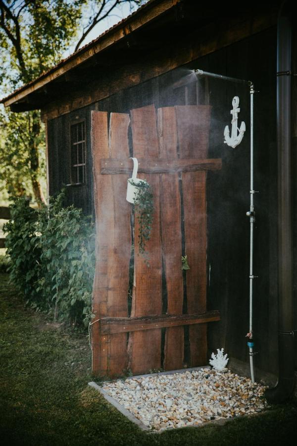 Treehouse Drevesna Hiska Strkovo Gnezdo Ranc Jures Hotell Ljutomer Eksteriør bilde