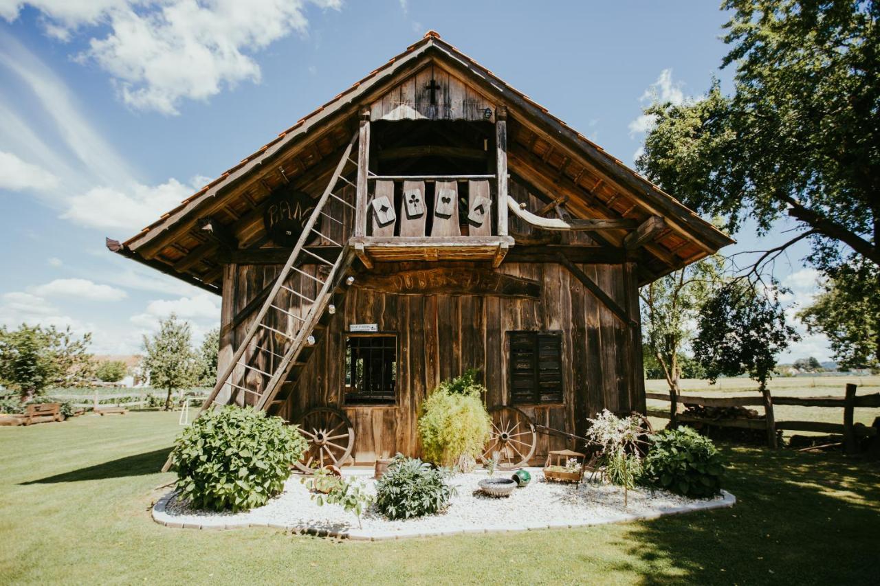 Treehouse Drevesna Hiska Strkovo Gnezdo Ranc Jures Hotell Ljutomer Eksteriør bilde