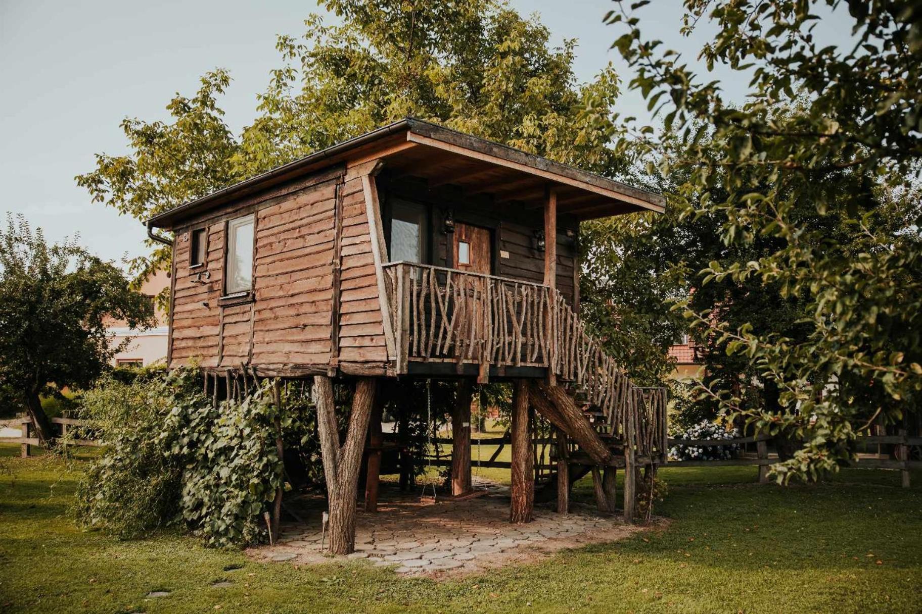 Treehouse Drevesna Hiska Strkovo Gnezdo Ranc Jures Hotell Ljutomer Eksteriør bilde
